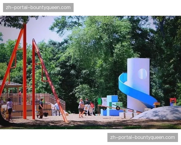 公共艺术装置与场馆空间结合 提升美学价值与打卡属性