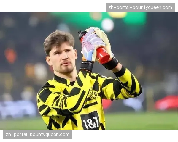 特写：欧冠点球大战前，多特蒙德门将科贝尔的面部特写